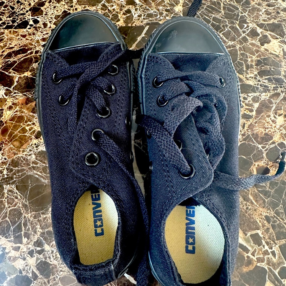Size 11 children converse shoes.